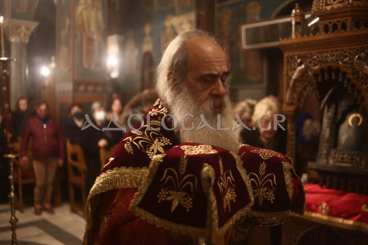 Ιερά Αγρυπνία για την εορτή του Αγίου Βασιλείου και το νέο έτος 2024 στο Γηροκομείο Αθηνών (Φωτορεπορτάζ)
