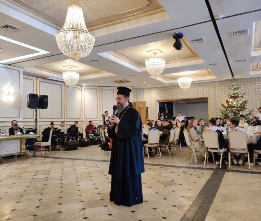 Με επιτυχία η Χριστουγεννιάτικη εκδήλωση των νεανικών συνάξεων της Ιεράς Μητρόπολης Αιτωλίας