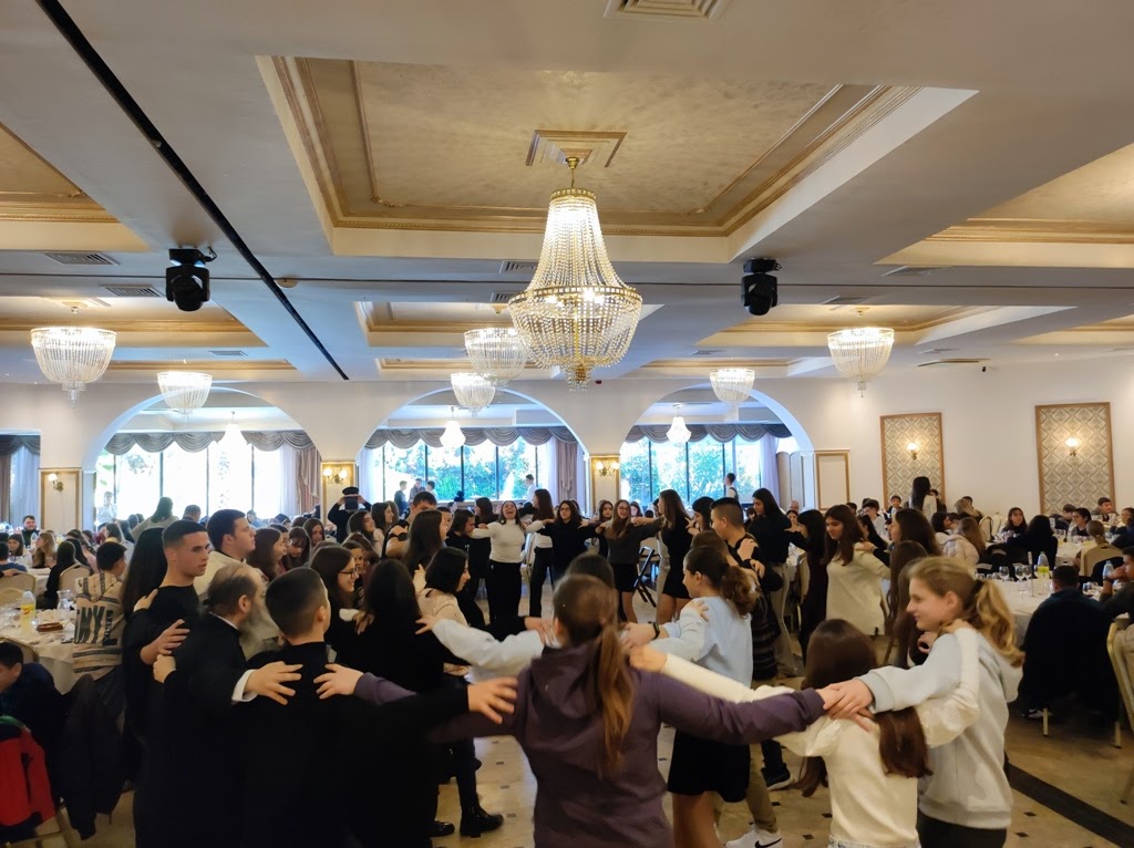 Με επιτυχία η Χριστουγεννιάτικη εκδήλωση των νεανικών συνάξεων της Ιεράς Μητρόπολης Αιτωλίας