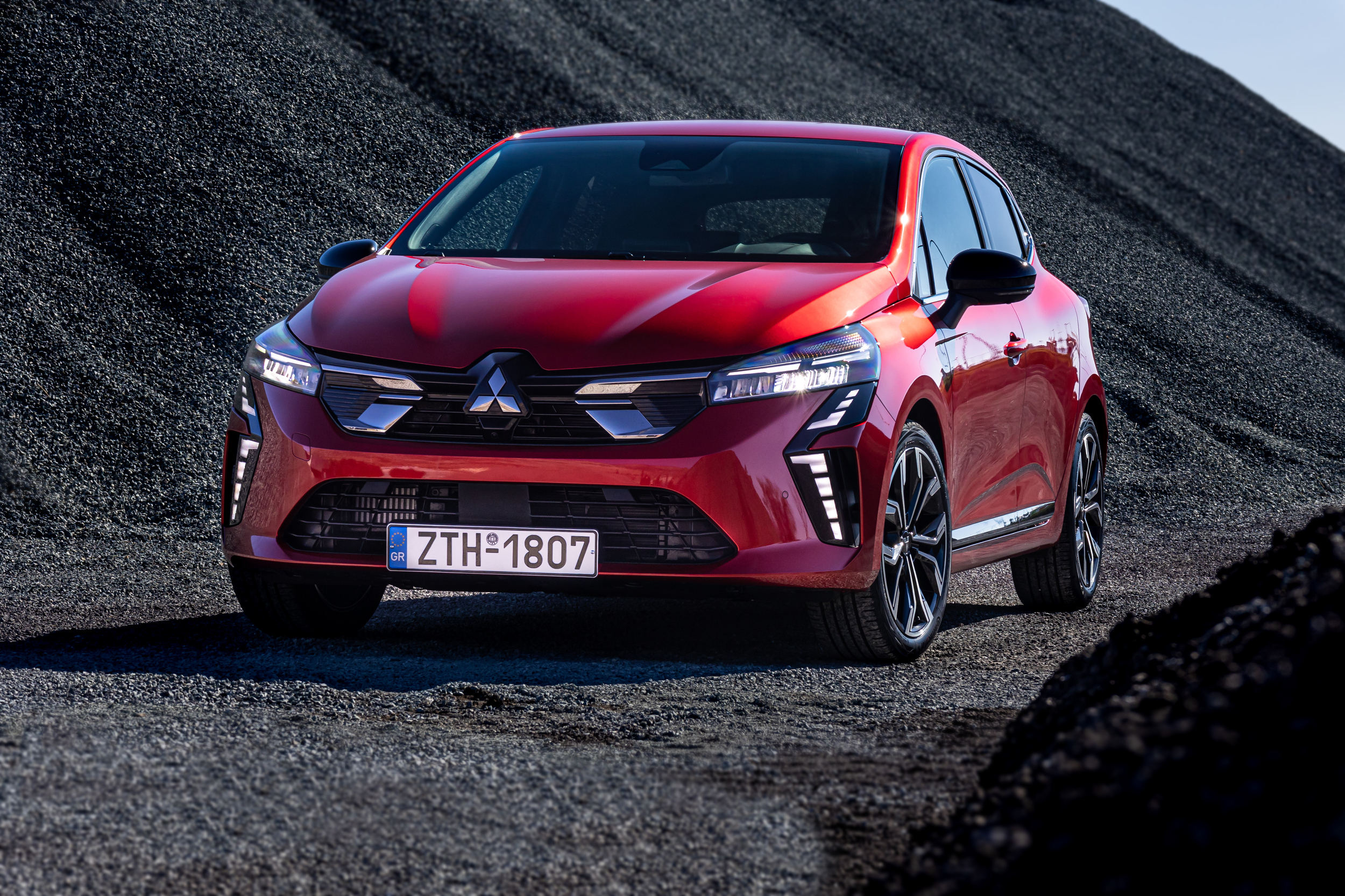 Το ολοκαίνουργιο Mitsubishi COLT έρχεται για να κατακτήσει την πόλη