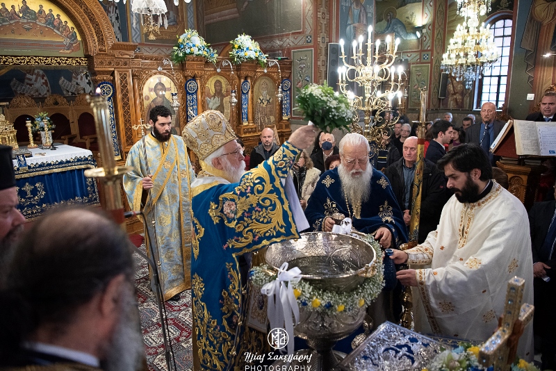 Δημητριάδος Ιγνάτιος Κρατείστε μέσα σας το φως του Χριστού – Λαμπρά τα Θεοφάνεια στον Βόλο