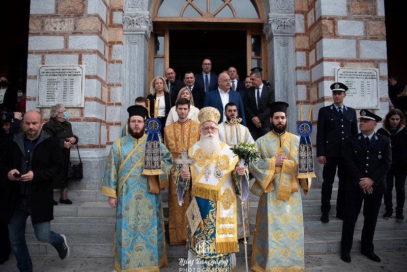 Δημητριάδος Ιγνάτιος Κρατείστε μέσα σας το φως του Χριστού – Λαμπρά τα Θεοφάνεια στον Βόλο