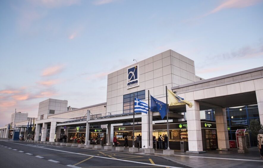 i_ora_tis_gis_aerodromio_athinon_eleftherios_venizelos_ellada_