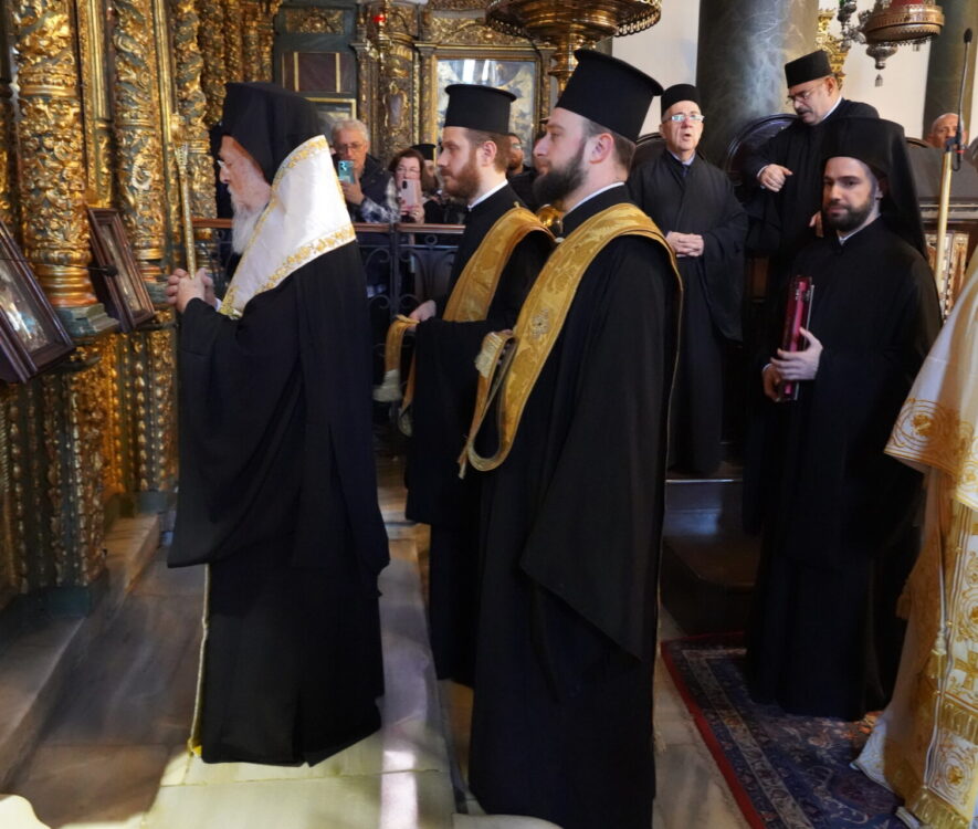 Ο Οικουμενικός Πατριάρχης τίμησε τη μνήμη των θυμάτων της σιδηροδρομικής τραγωδίας των Τεμπών