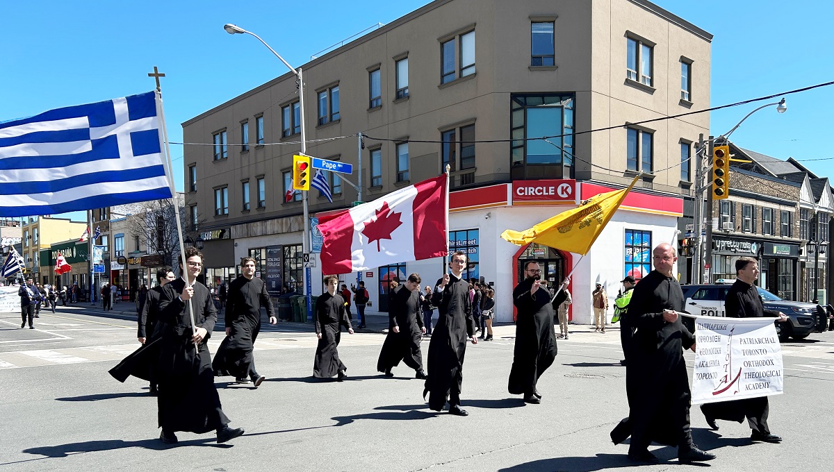 Greek-Parade-toronto-canada-hellenic-1821-omogeneia-church_