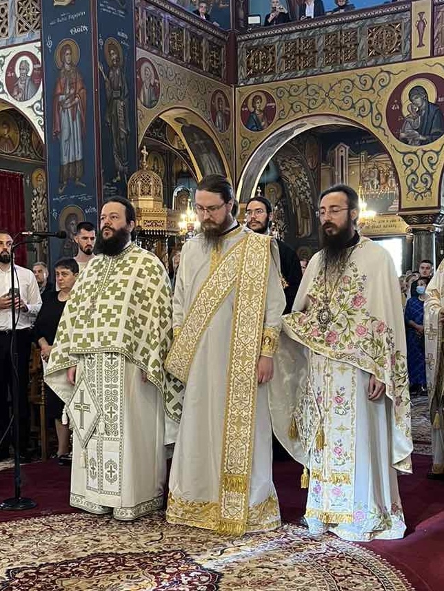 Χειροτονία Πρεσβυτέρου στη Νέα Ιωνία Αττικής 
 xeirotonia_presvyterou_nea_ionia_attikis_mitropoli_neas_ionias_eidiseis_amfia_ekklisiastika_enimerotika_site_adologala (1)