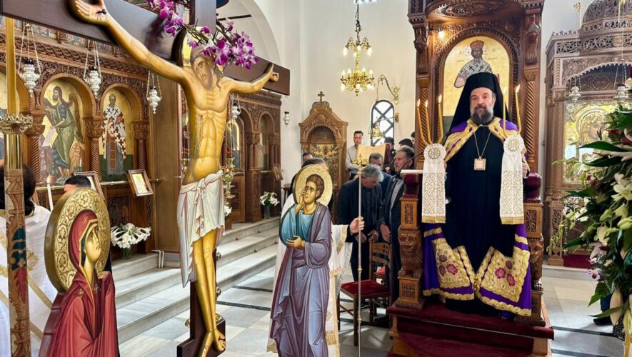 Ο Εσπερινός της Αποκαθηλώσεως στο Εμπορείο της Σαντορίνης