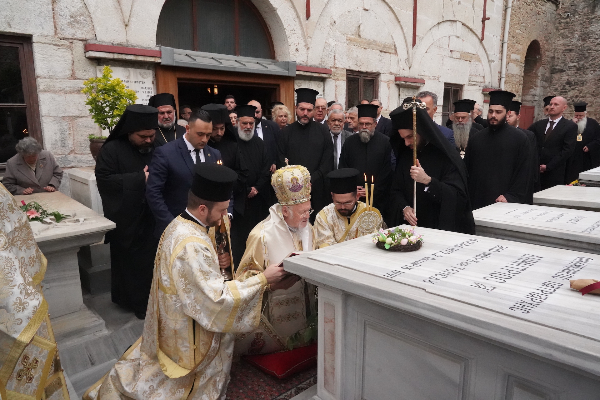 Πατριαρχικό και Αρχιερατικό Συλλείτουργο για την Κυριακή των Μυροφόρων στην Ιερά Μονή Βαλουκλή