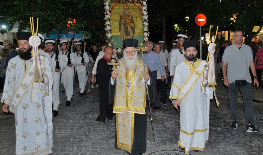 Πάνδημη η Λιτανεία της ιερής Εικόνας του αγίου Αλεξάνδρου στο Παλαιό Φάληρο ieros-naos-agioy-alexandroy-palaio-faliro