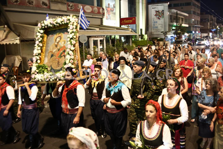 Ταύρος: Πάνδημη η Ιερά Λιτάνευση της Θαυματουργού Εικόνας της Παναγίας Ταυριώτισσας