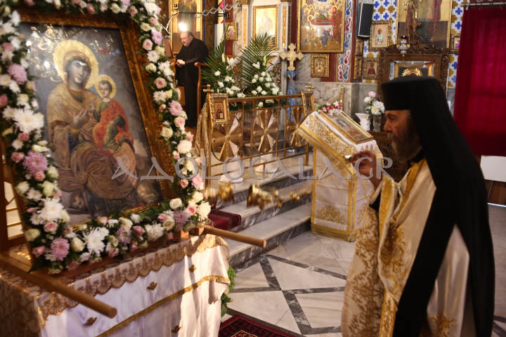 Ταύρος: Πάνδημη η Ιερά Λιτάνευση της Θαυματουργού Εικόνας της Παναγίας Ταυριώτισσας