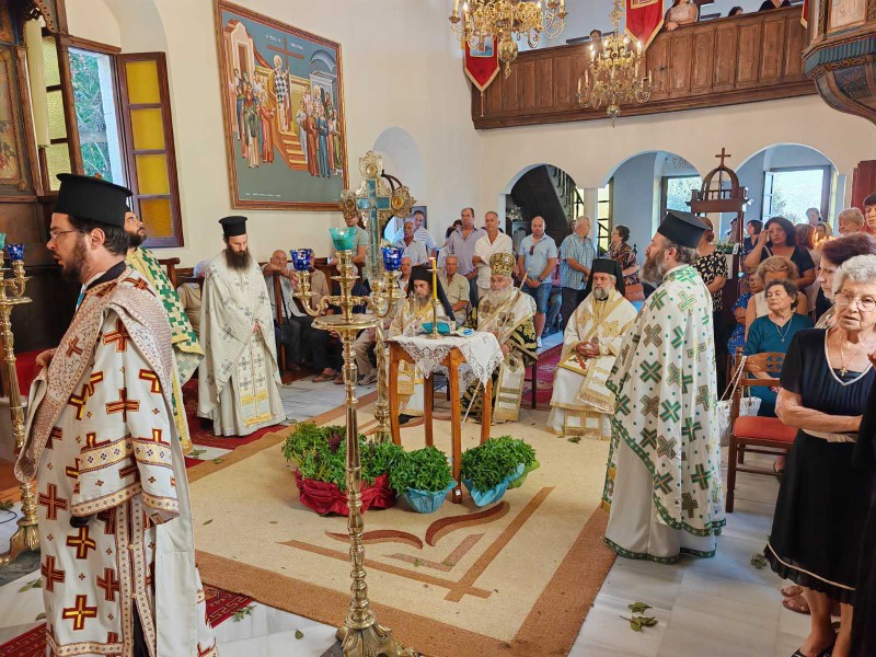Λέρος: Τρισαρχιερατική Θεία Λειτουργία για την εορτή της Παγκοσμίου Υψώσεως του Τιμίου και Ζωοποιού Σταυρού IERA MITROPOLI LEROY KAI KALYMNOY TRISARXIERATIKI TIMIOY STAVROU PLATANOS LEROS I
