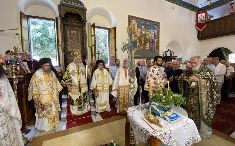 Λέρος: Τρισαρχιερατική Θεία Λειτουργία για την εορτή της Παγκοσμίου Υψώσεως του Τιμίου και Ζωοποιού Σταυρού IERA MITROPOLI LEROY KAI KALYMNOY TRISARXIERATIKI TIMIOY STAVROU PLATANOS LEROS I