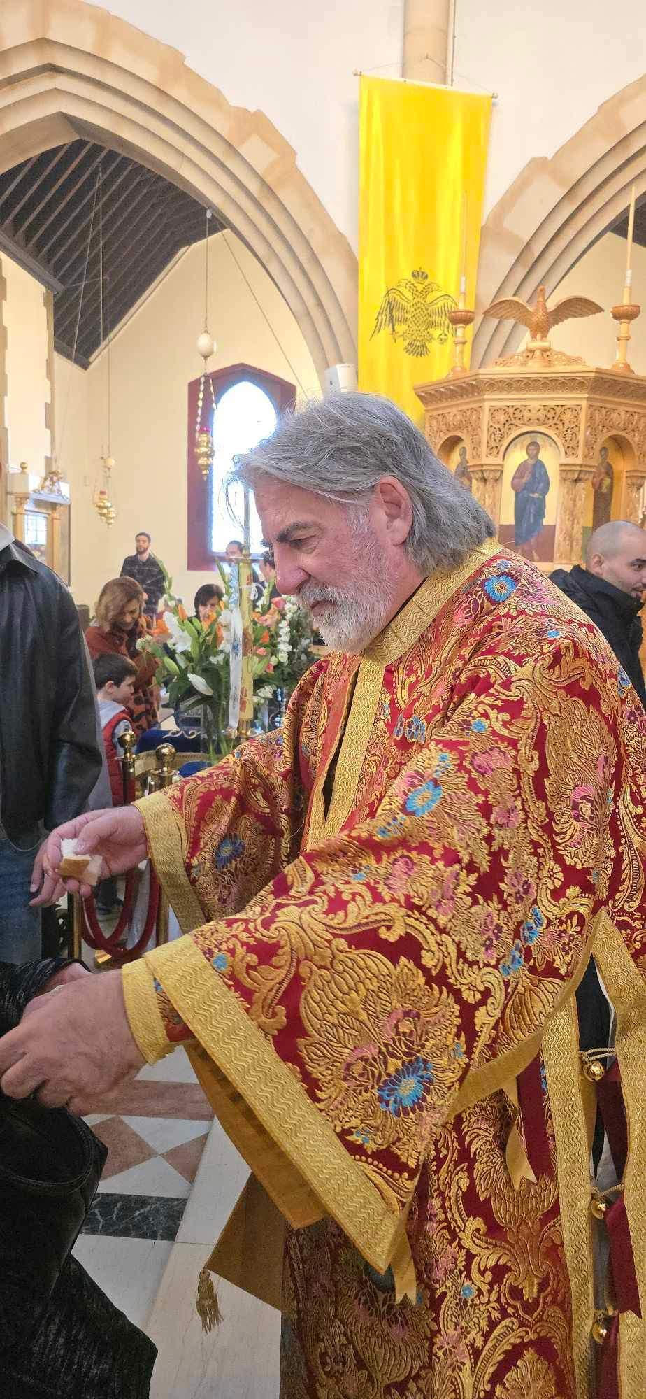 Η Ιερά Μνήμη του Αγίου ενδόξου Μεγαλομάρτυρος Δημητρίου του Μυροβλύτη στο Βόρειο Λονδίνο  Archbishop Nikitas Edmontos St Demetrios (4)