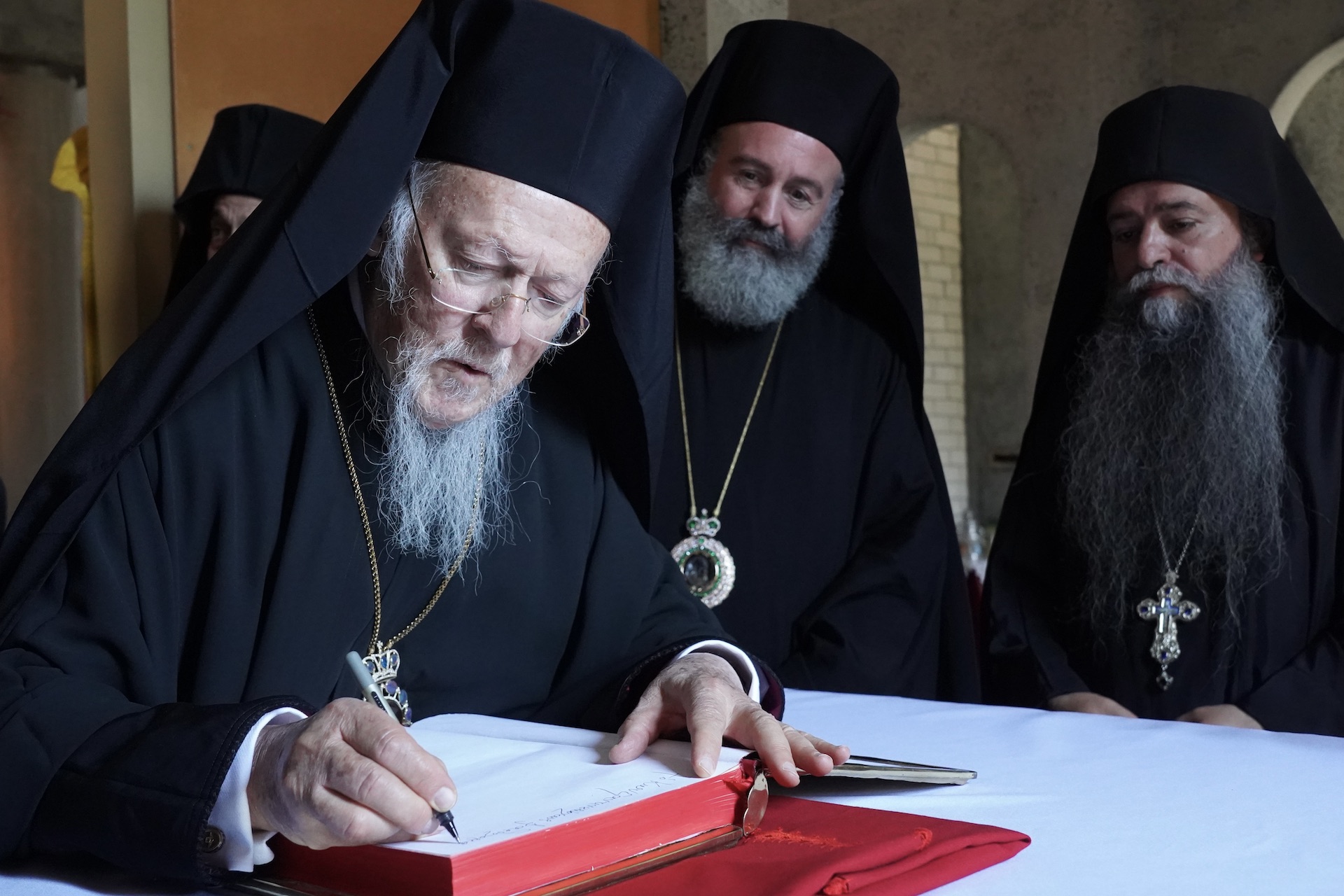 Πλήθος πιστών καλωσόρισαν τον Οικουμενικό Πατριάρχη στην Ι. Μονή Παντανάσσης Σύδνεϋ (Φωτογραφίες)