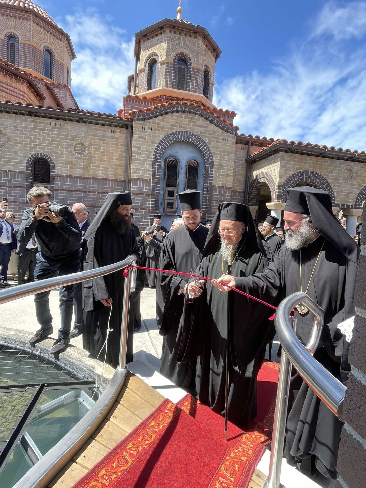 Πλήθος πιστών καλωσόρισαν τον Οικουμενικό Πατριάρχη στην Ι. Μονή Παντανάσσης Σύδνεϋ (Φωτογραφίες)