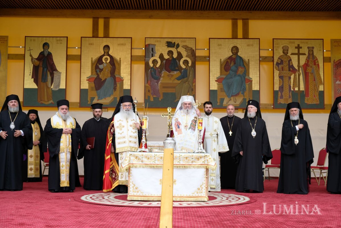 Ο Αρχιεπίσκοπος Κύπρου Γεώργιος στο Βουκουρέστι kyprou_eidiseis_romania_patriarxeia_ekklisies_kosmos_adologala.gr