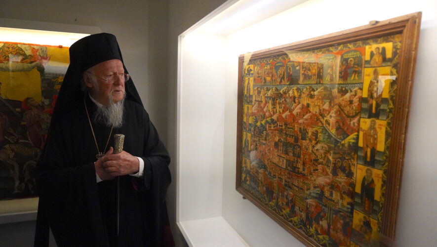 Μελβούρνη: Eπίσκεψη του Οικουμενικού στο Ελληνικό Μουσείο της πόλης & Πατριαρχικό Τρισάγιο στον τόπο αφίξεως των μεταναστών oikoumenikos_melvourni_trisagio_elliniko_moyseio_adologala (2)