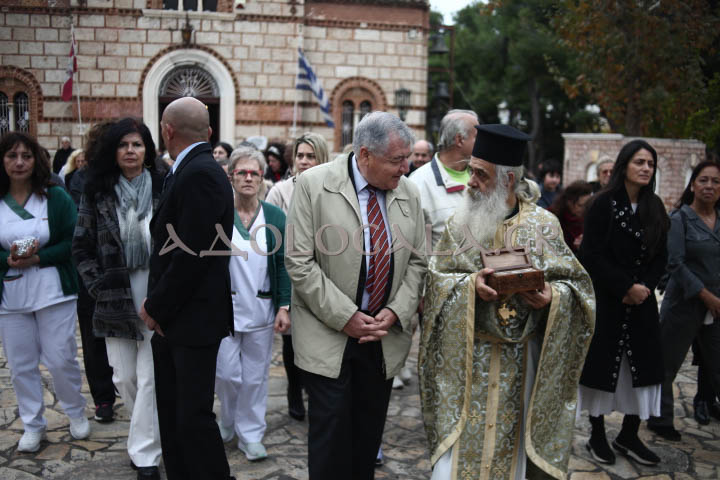 Αρχιερατική Θεία Λειτουργία για τον Άγιο Απόστολο Ανδρέα στο Γηροκομείο Αθηνών (Φωτογραφίες) 