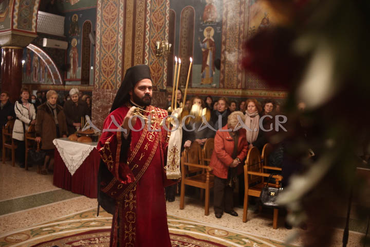 Αθήνα: Λαμπρός Αρχιερατικός Εσπερινός για τον Άγιο Στυλιανό στο Γκύζη (Φωτογραφίες) ieros_naos_agiou_stylianou_gyzi_athina_enoria_neoi_panygiri_esperinos_ieros_naos_evripoy_xrysostomos_vangelis_karpathakis_photografia_