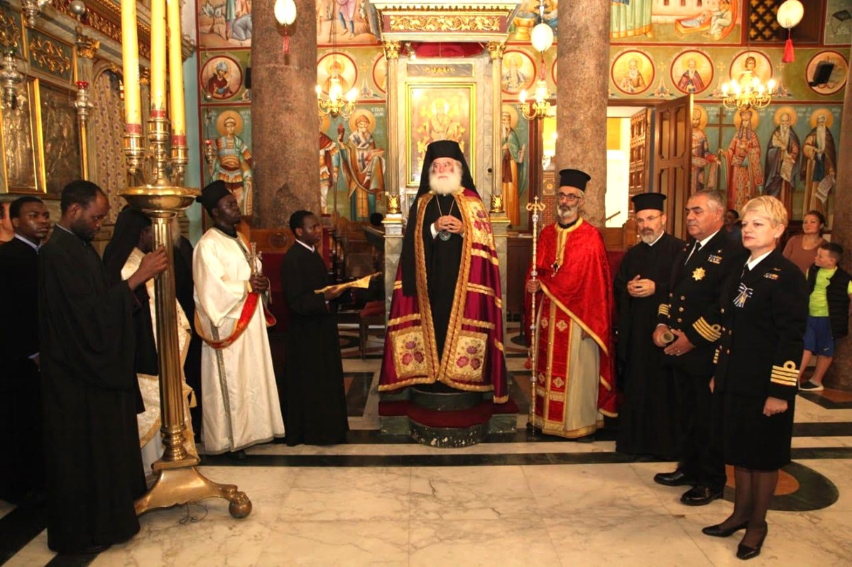 Τον Χρυσό Σταυρό του Οσίου Σάββα στον απερχόμενο Σύνδεσμο του Ελληνικού ΠΝ με το αντίστοιχο Αιγυπτιακό απένειμε ο Πατριάρχης Θεόδωρος varouxis patriarxeio alexandreias adologala.gr polemiko naftiko aigyptos eidiseis nea ekklisies (2)