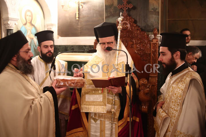 Επίσκοπος Φωτικής Νεκτάριος: «Η ομόνοια και η ειρήνη σώζει την οικογένεια» - Λαμπρός εσπερινός του Αγίου Σάββα στο Αντικαρκινικό Νοσοκομείο Αθηνών ieros_naos_agiou_Savva_igiasmenou_antikarkiniko_nosokomeio_athinon_athens_greece_orthodoxia_karpathakis_vangelis_photografia_adologala