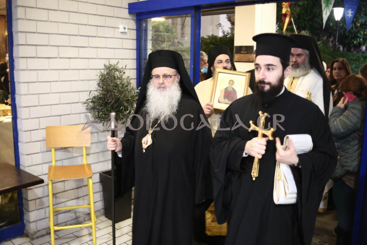 Επίσκοπος Φωτικής Νεκτάριος: «Η ομόνοια και η ειρήνη σώζει την οικογένεια» - Λαμπρός εσπερινός του Αγίου Σάββα στο Αντικαρκινικό Νοσοκομείο Αθηνών ieros_naos_agiou_Savva_igiasmenou_antikarkiniko_nosokomeio_athinon_athens_greece_orthodoxia_karpathakis_vangelis_photografia_adologala