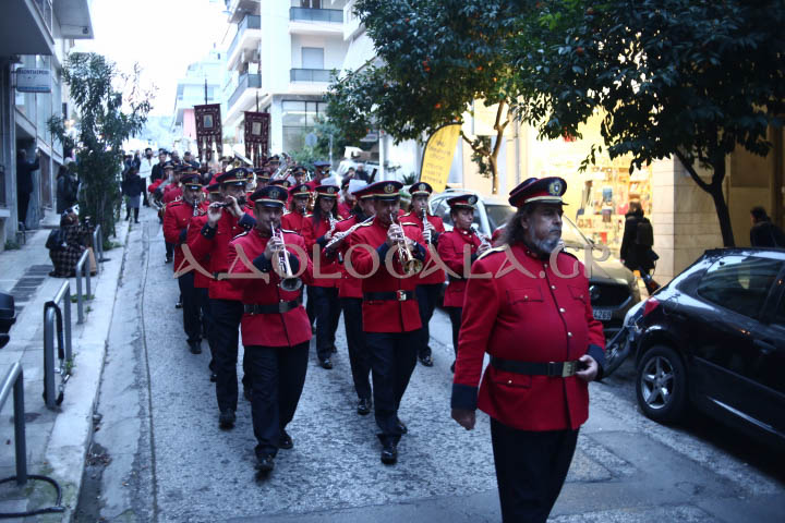 Αθήνα: Παρουσία πλήθους η ιερά λιτάνευση της εικόνας του Αγίου Ελευθερίου στο Γκύζη (Φωτορεπορτάζ)