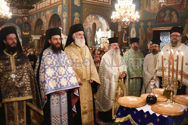 Μητροπολίτης Κορωνείας: «Όλοι μας είμαστε σε σύγχυση, σε κατάσταση ταραχής, αγωνίας, εκνευρισμών» - Λαμπρός εσπερινός του Αγίου Νικολάου στη Καλλιθέα (Φωτογραφίες) ieros_naos_agiou_nikolaou_kallithea_mitropolitis_koroneias_athens_greece_orthodoxia_karpathakis_vangelis_photografia_adologala