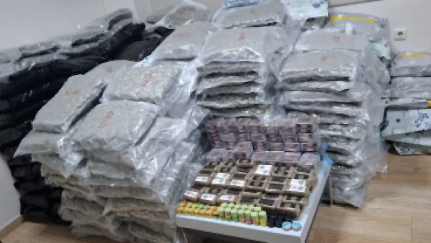 Σύλληψη άνδρα στον Λιμένα Ηγουμενίτσας για εισαγωγή και μεταφορά με φορτηγό μεγάλης ποσότητας κάνναβης