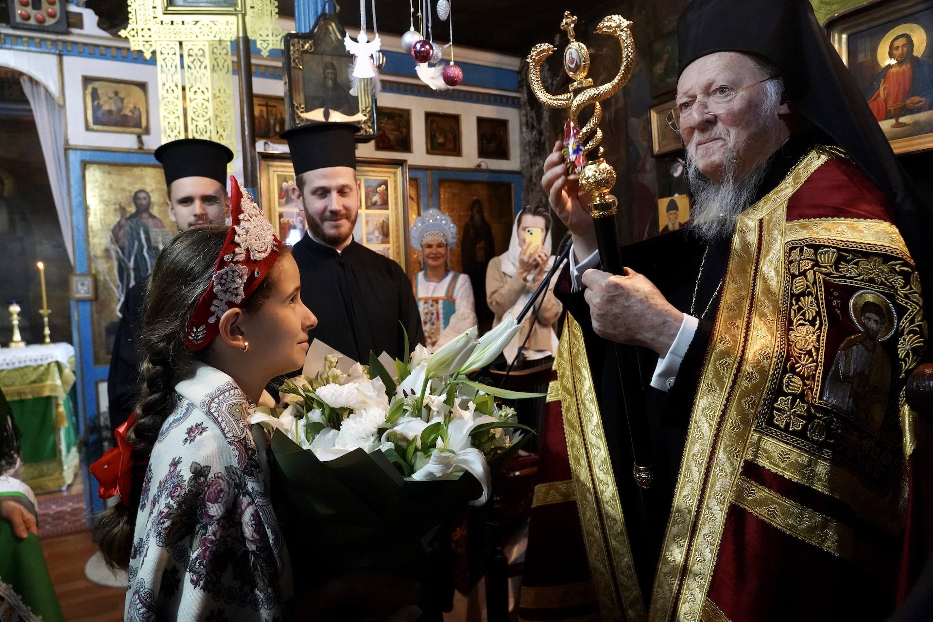 Κων/πολη: Παρουσία του Οικουμενικού Πατριάρχη η Θεία Λειτουργία των Χριστουγέννων της Ρωσόφωνης παροικίας