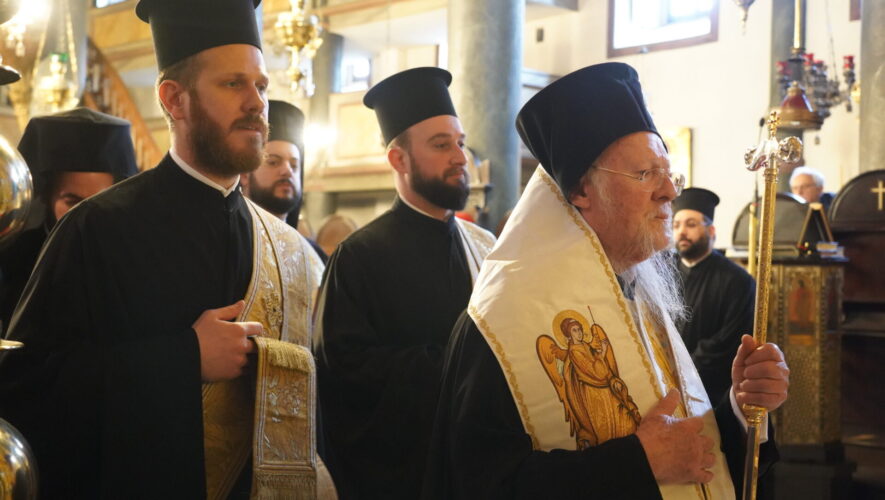 Ο Οικουμενικός Πατριάρχης προσευχήθηκε για την ανάπαυση των ψυχών των θυμάτων των Τεμπών 