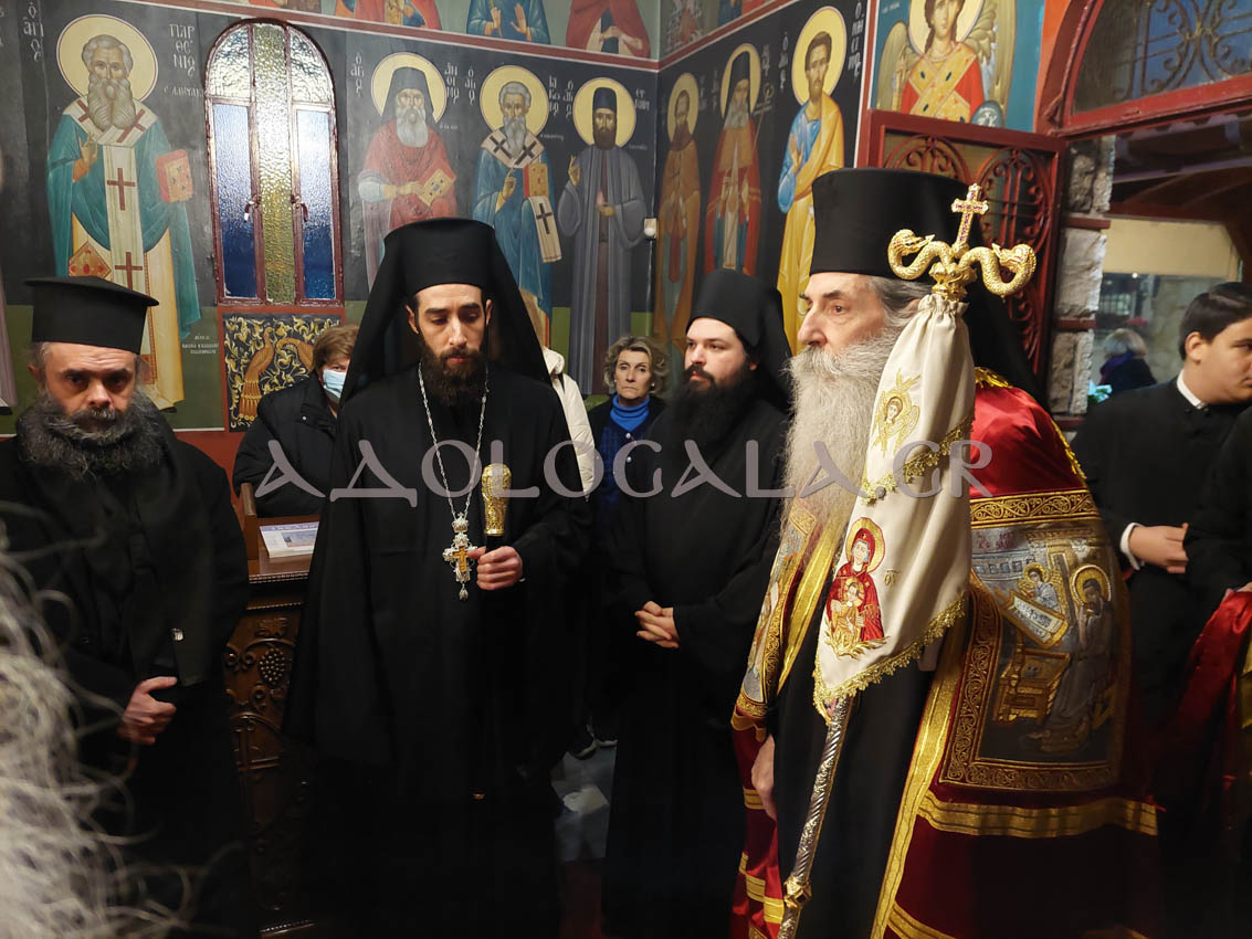 ΦΩΤΟΡΕΠΟΡΤΑΖ: Αρχιερατικός πανηγυρικός Εσπερινός και Ιερά Λιτάνευση για τον Άγιο Χαράλαμπο στη Καστέλλα