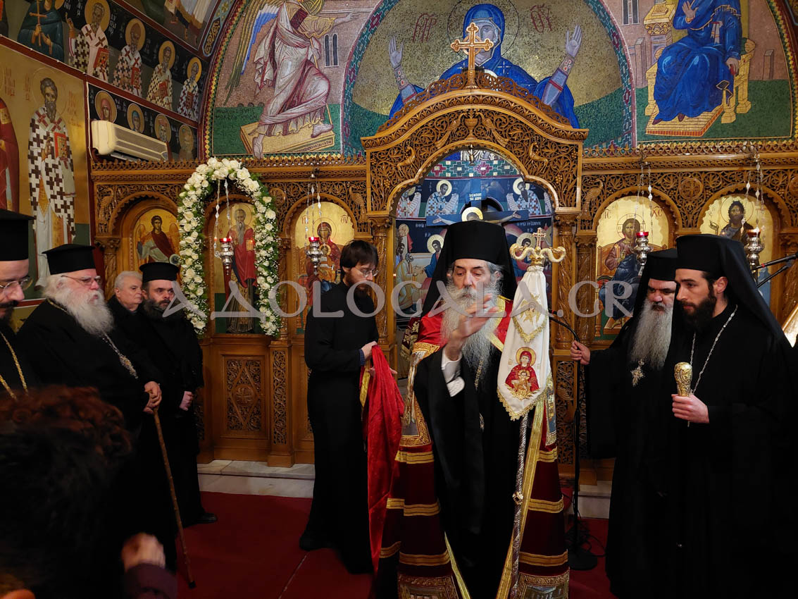 ΦΩΤΟΡΕΠΟΡΤΑΖ: Αρχιερατικός πανηγυρικός Εσπερινός και Ιερά Λιτάνευση για τον Άγιο Χαράλαμπο στη Καστέλλα
