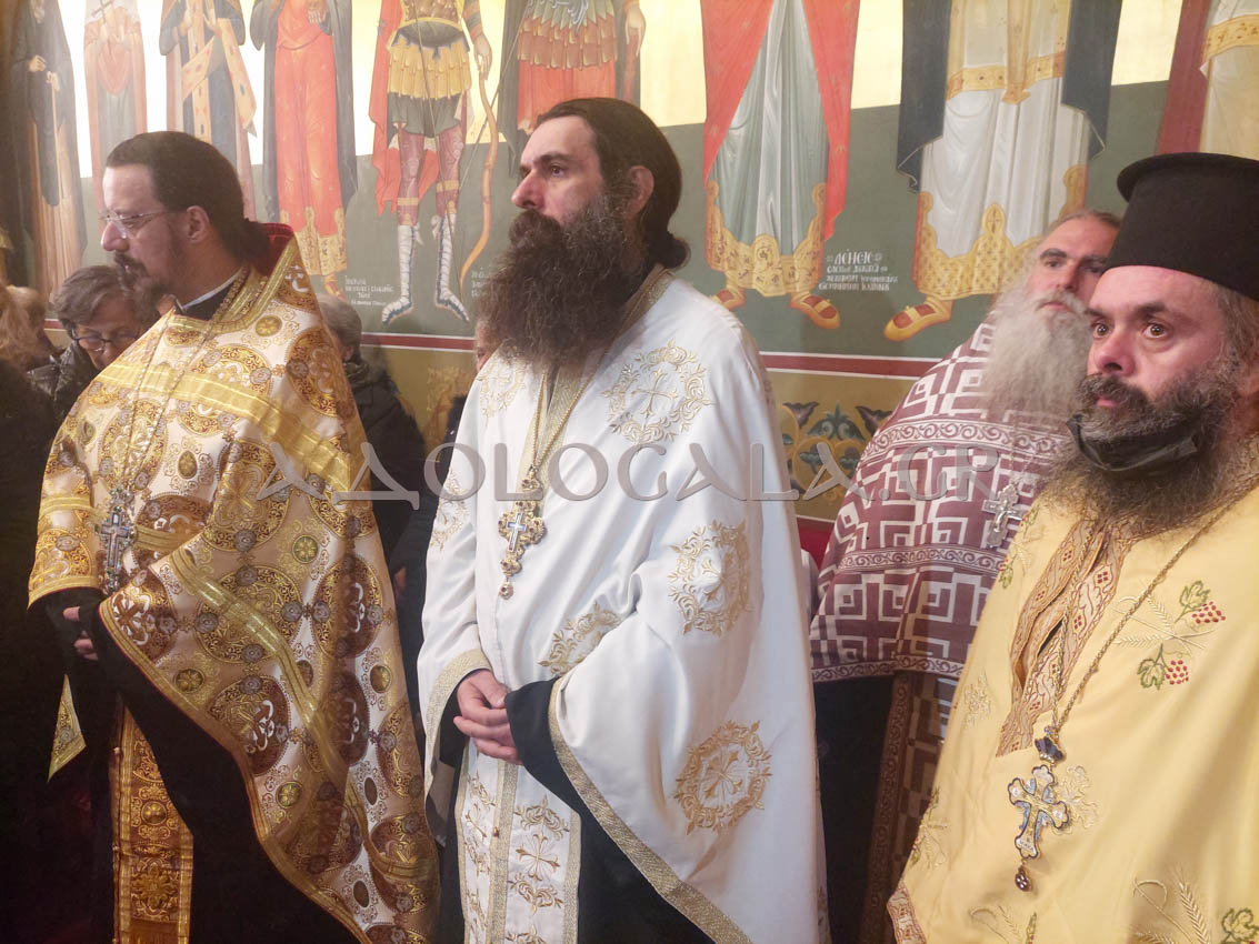 ΦΩΤΟΡΕΠΟΡΤΑΖ: Αρχιερατικός πανηγυρικός Εσπερινός και Ιερά Λιτάνευση για τον Άγιο Χαράλαμπο στη Καστέλλα