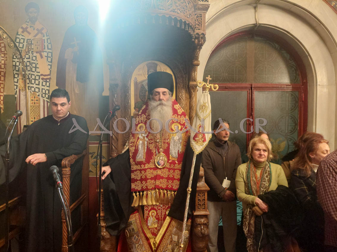 ΦΩΤΟΡΕΠΟΡΤΑΖ: Αρχιερατικός πανηγυρικός Εσπερινός και Ιερά Λιτάνευση για τον Άγιο Χαράλαμπο στη Καστέλλα