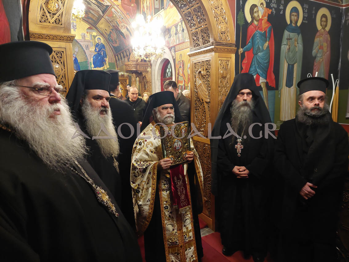 ΦΩΤΟΡΕΠΟΡΤΑΖ: Αρχιερατικός πανηγυρικός Εσπερινός και Ιερά Λιτάνευση για τον Άγιο Χαράλαμπο στη Καστέλλα