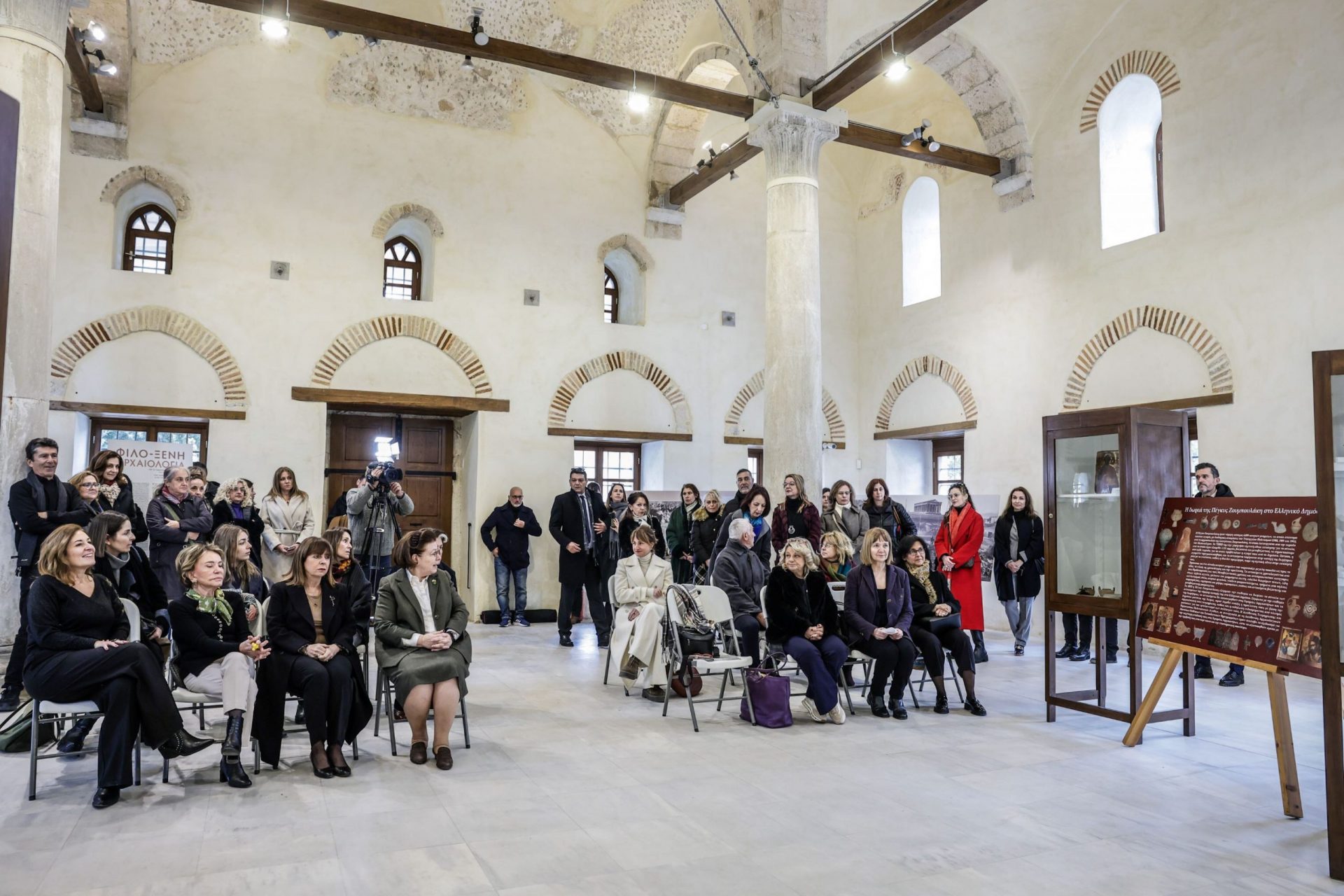 Η ΠτΔ στην Ρωμαϊκή Αγορά για την τελετή παράδοσης της δωρεάς της Πέγκυς Ζουμπουλάκη στο Ελληνικό Δημόσιο