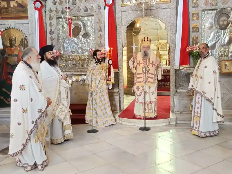Η θρησκευτική Ιερά Πανήγυρις των Αγίων Ισαποστόλων Κωνσταντίνου και Ελένης στο Ιερό Προσκύνημα Παναγίας Εκατονταπυλιανής Πάρου