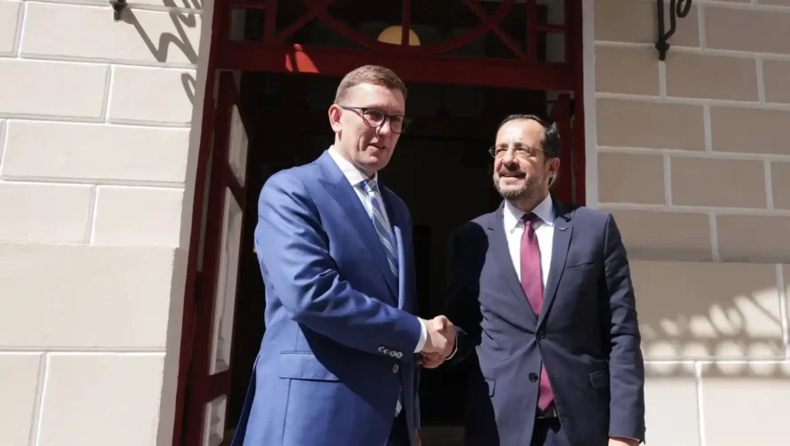 Ο Πρόεδρος Χριστοδουλίδης συναντήθηκε με τον Πρωθυπουργό και τον Πρόεδρο της Εσθονίας, ενισχύοντας τις διμερείς σχέσεις και συζητώντας θέματα ψηφιακής μεταρρύθμισης, ασφάλειας και ενεργειακής πολιτικής στο πλαίσιο της Ε.Ε.