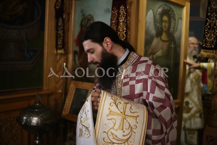 ΦΩΤΟΡΕΠΟΡΤΑΖ: Η Σύναξη των Δώδεκα Πρωτοκορυφαίων Αποστόλων στον πανηγυρίζοντα Ιερό Ναό στην Καλλιθέα 