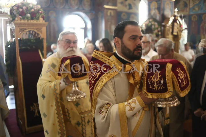 ΦΩΤΟΡΕΠΟΡΤΑΖ: Η Σύναξη των Δώδεκα Πρωτοκορυφαίων Αποστόλων στον πανηγυρίζοντα Ιερό Ναό στην Καλλιθέα 