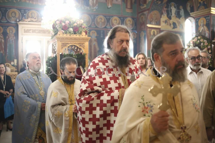 ΦΩΤΟΡΕΠΟΡΤΑΖ: Η Σύναξη των Δώδεκα Πρωτοκορυφαίων Αποστόλων στον πανηγυρίζοντα Ιερό Ναό στην Καλλιθέα 