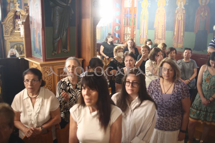 ΦΩΤΟΡΕΠΟΡΤΑΖ: Η Σύναξη των Δώδεκα Πρωτοκορυφαίων Αποστόλων στον πανηγυρίζοντα Ιερό Ναό στην Καλλιθέα 