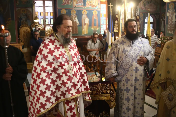 ΦΩΤΟΡΕΠΟΡΤΑΖ: Η Σύναξη των Δώδεκα Πρωτοκορυφαίων Αποστόλων στον πανηγυρίζοντα Ιερό Ναό στην Καλλιθέα 