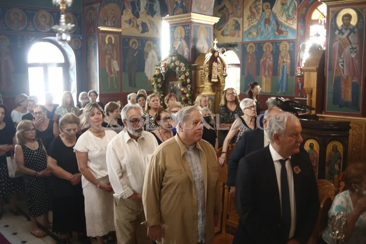 ΦΩΤΟΡΕΠΟΡΤΑΖ: Η Σύναξη των Δώδεκα Πρωτοκορυφαίων Αποστόλων στον πανηγυρίζοντα Ιερό Ναό στην Καλλιθέα 