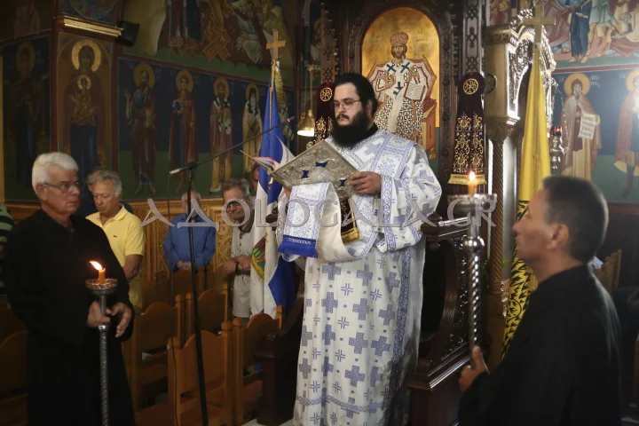 ΦΩΤΟΡΕΠΟΡΤΑΖ: Η Σύναξη των Δώδεκα Πρωτοκορυφαίων Αποστόλων στον πανηγυρίζοντα Ιερό Ναό στην Καλλιθέα 