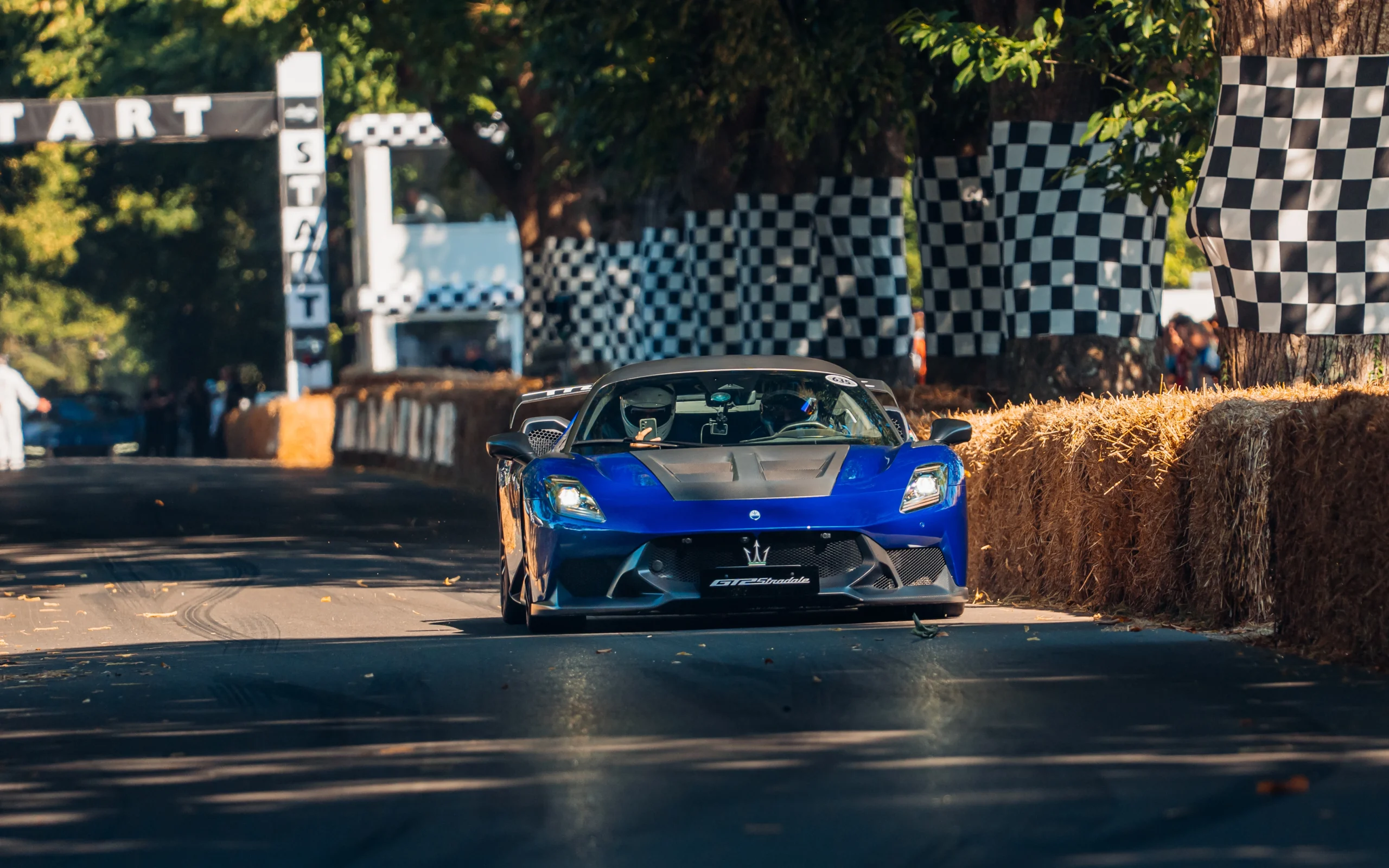 Η Maserati αφήνει το στίγμα της στο Φεστιβάλ Ταχύτητας Goodwood 2025 - Ντεμπούτο για το νέο MCPURA Super Sports Car (Εικόνες) 