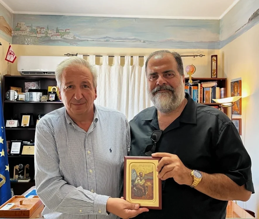 Ο Νικόλαος Πατέρας αναλαμβάνει την πλήρη ανακαίνιση του Αγ. Νικολάου στη νήσο Οινούσσες