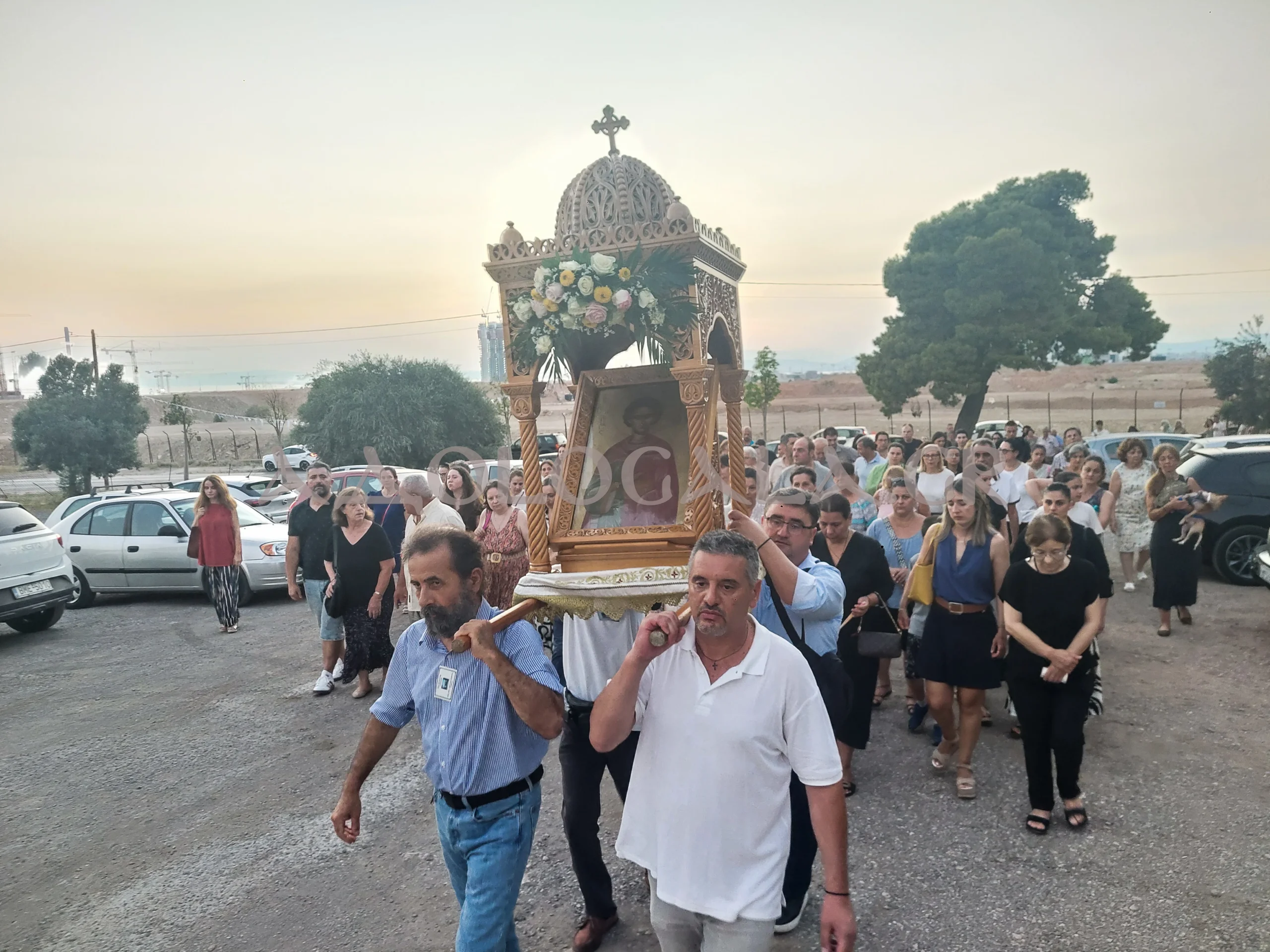 Ιερά Λιτάνευση της Εικόνας του Αγίου Παντελεήμονος στη Γλυφάδα (Φωτορεπορτάζ)